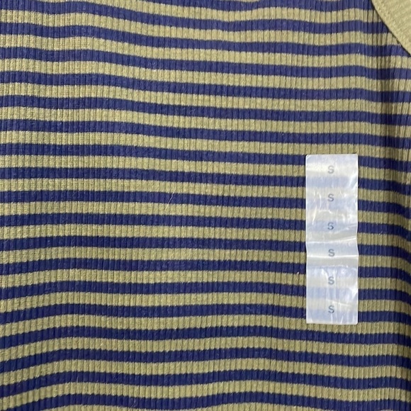 Old Navy Slim Fit Striped Ribbed Tank - Picture 2 of 7